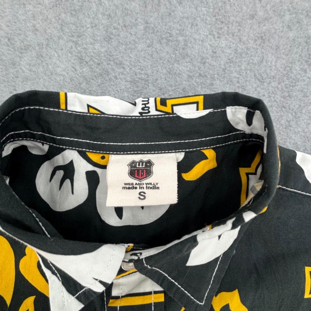 Wes and Willy Appalachian State Mountaineers Black Floral Button Down Shirt MenS - Picture 3 of 7